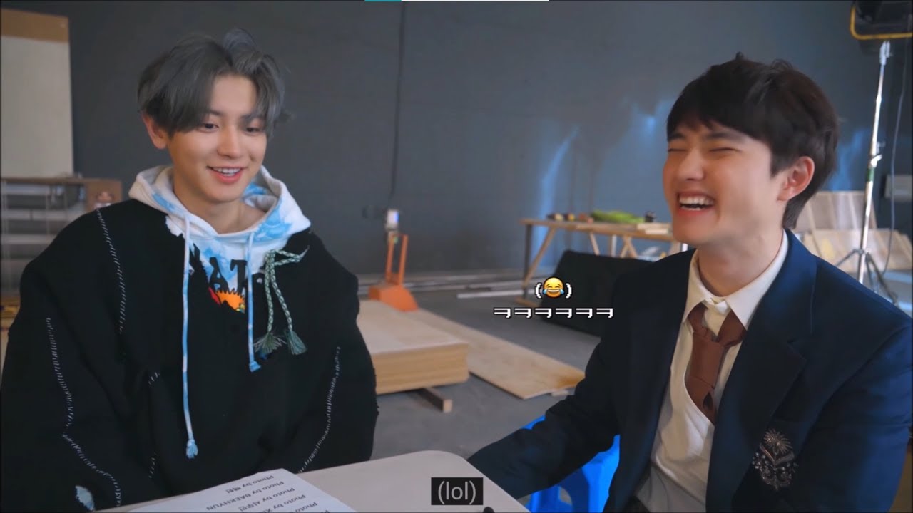 Another 2 minutes of Kyungsoo Giggling