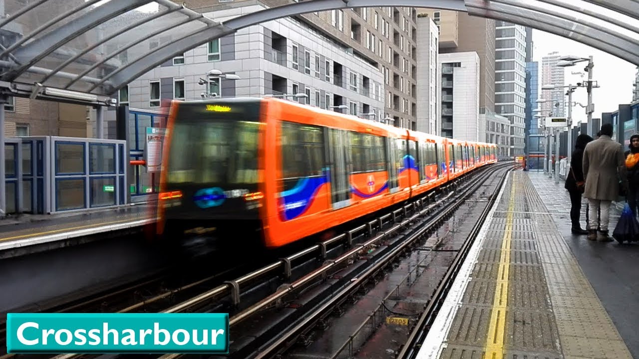 Crossharbour : Лондон Доклендское лёгкое метро ( B07 - B2K Stock )