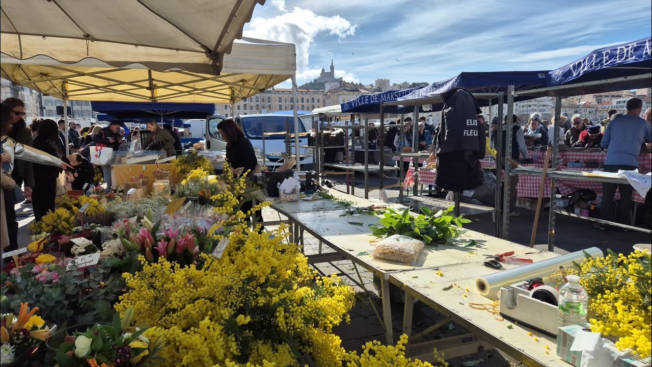 Marché du dimanche, 9 février 2025, à la fin de matinée, à Marseille