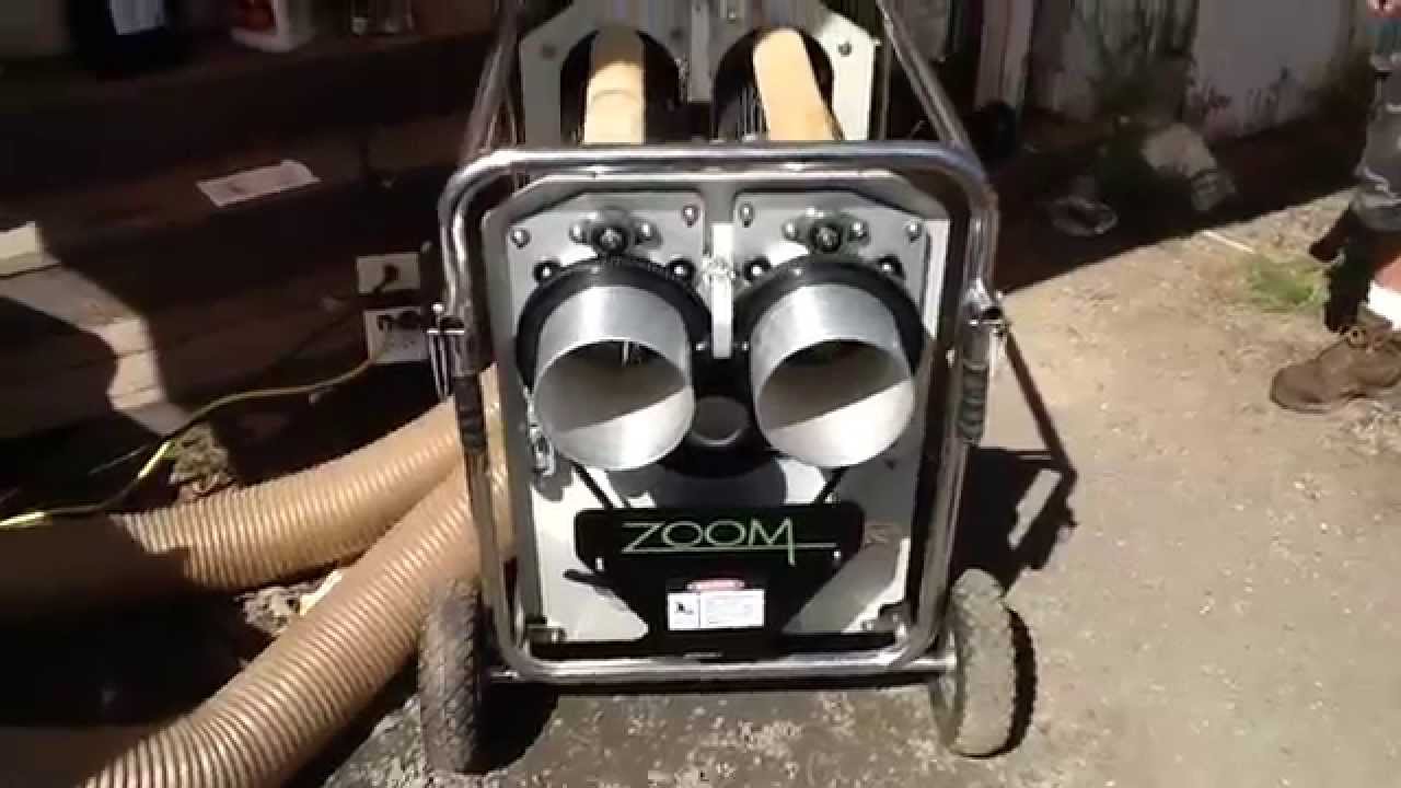 Zoom - Double Barrel Trimmer running in-door 1X