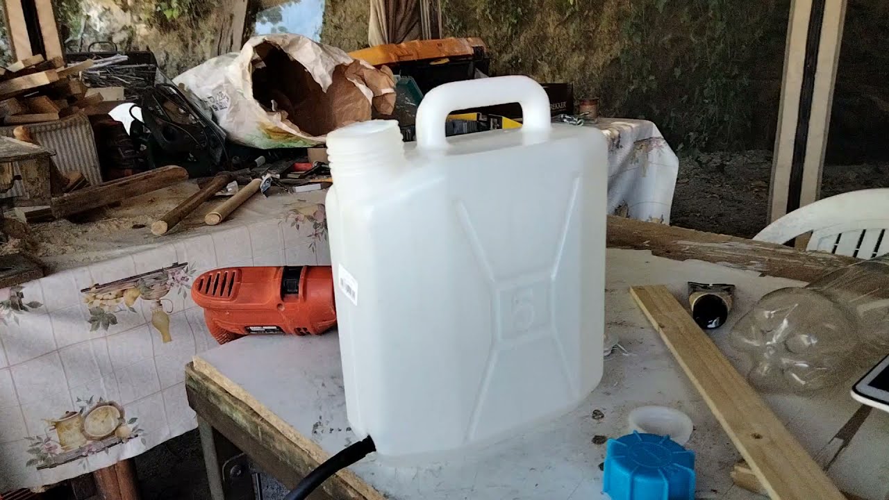 Acqua automatica ai conigli