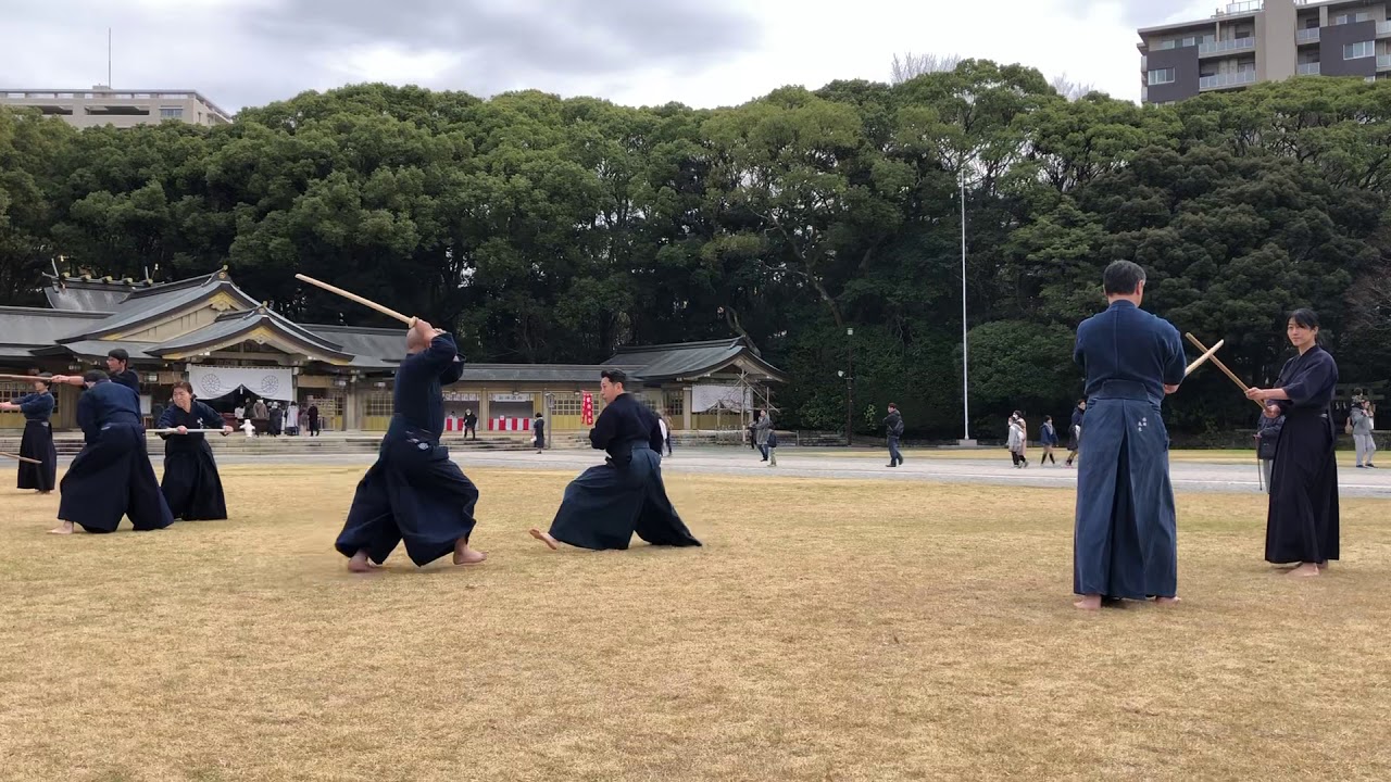 令和２年福岡県護国神社奉納古武道　神道夢想流杖術　影