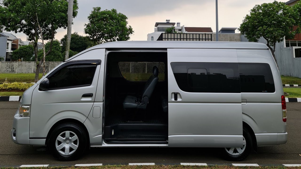 TOYOTA HIACE COMMUTER 2017 KM 15000
