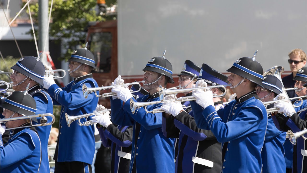Dorpsfeest minnertsga  drum en showfanfare DSG
