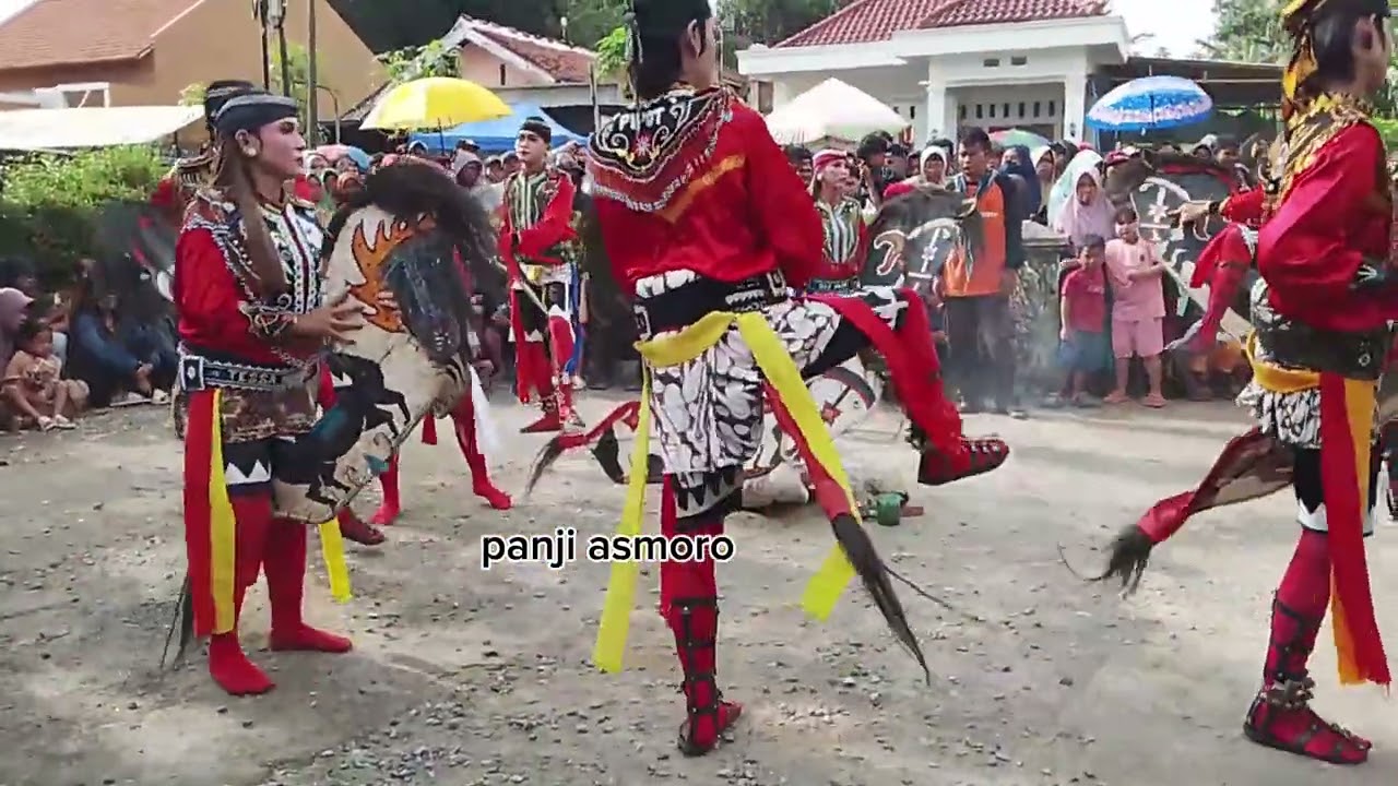 DETIK DETIK PENARI PADA KESURUPAN EBEG KRIFA KUSUMA LIVE IN GLEMPANG MAOS CILACAP
