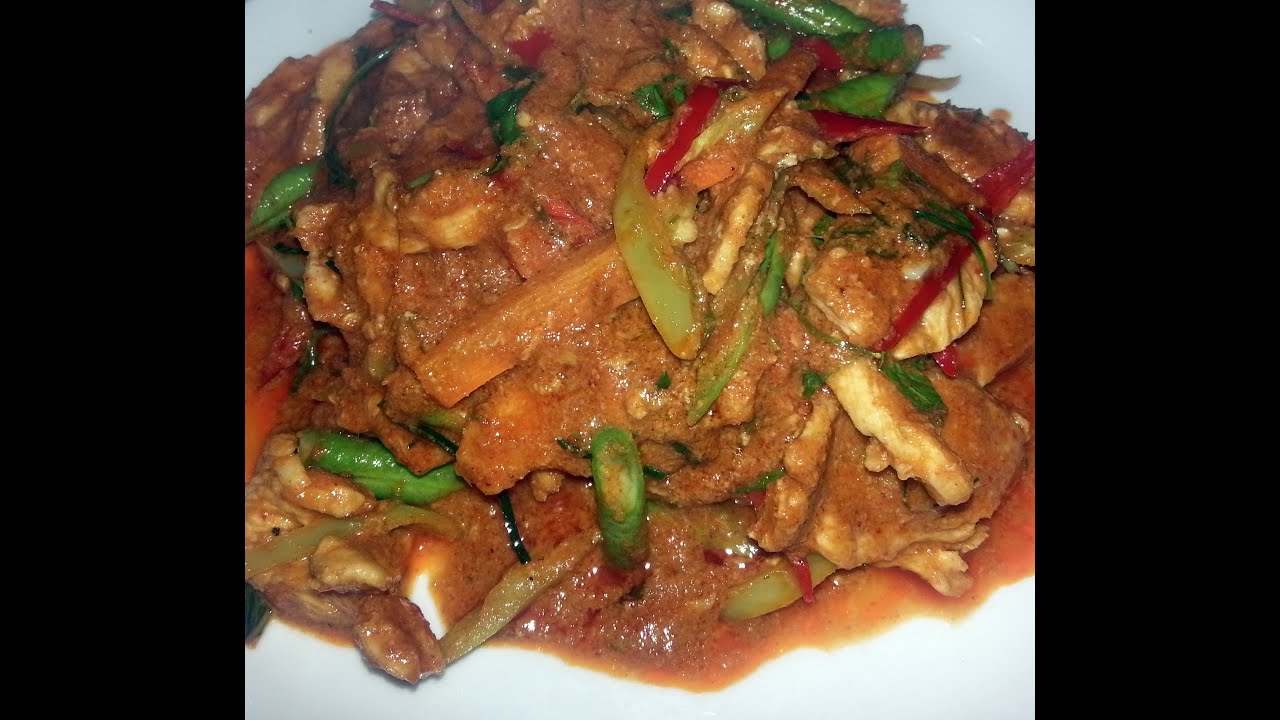 Panang Curry z Kurczakiem ( พะแนง)