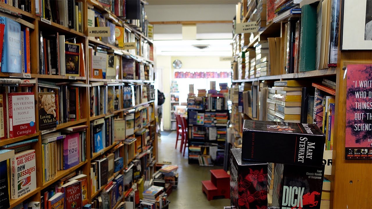 I Went Manga Shopping at Goodwill... | Come Manga Shopping with Me!