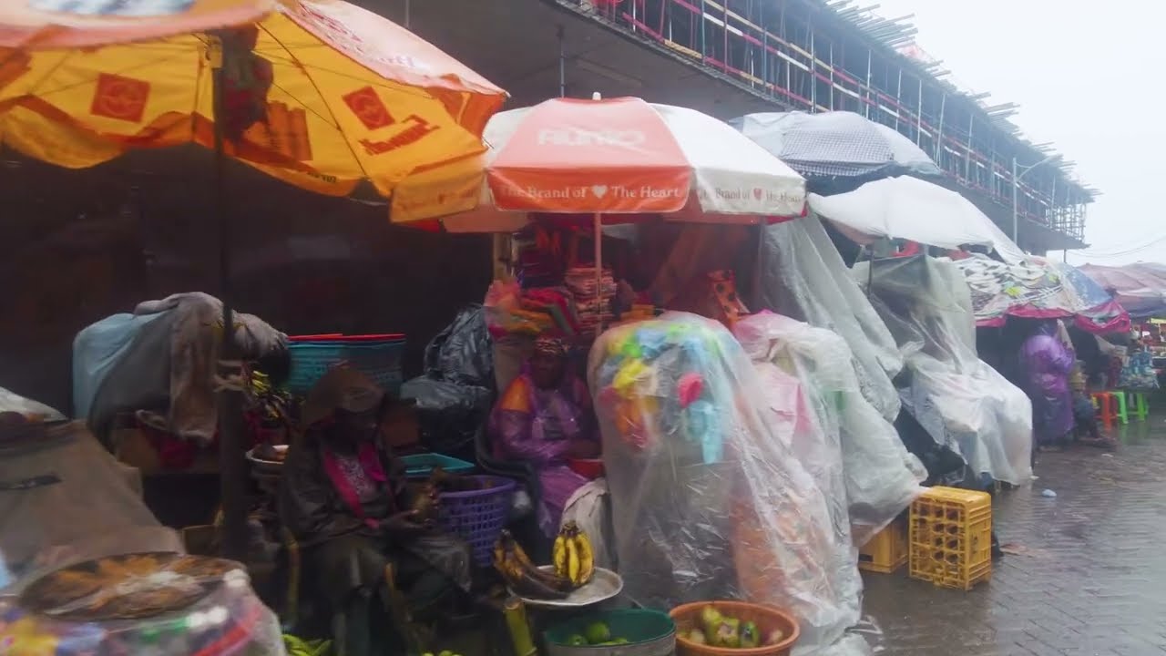 HEAVY RAINS DESTROY AFRICA TRADERS MARKET GHANA ACCRA MAKOLA