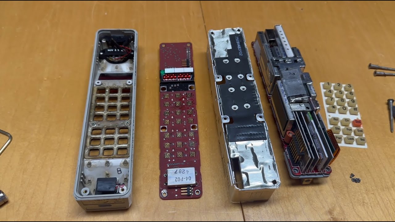 Motorola DynaTAC 8000x teardown dissasembly reassembly