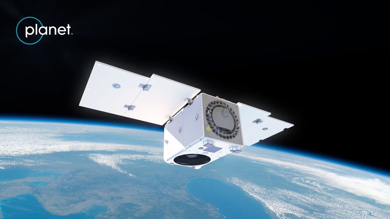 How Planet Labs Leveraged 200 Satellites to Build a $900 Million Backlog