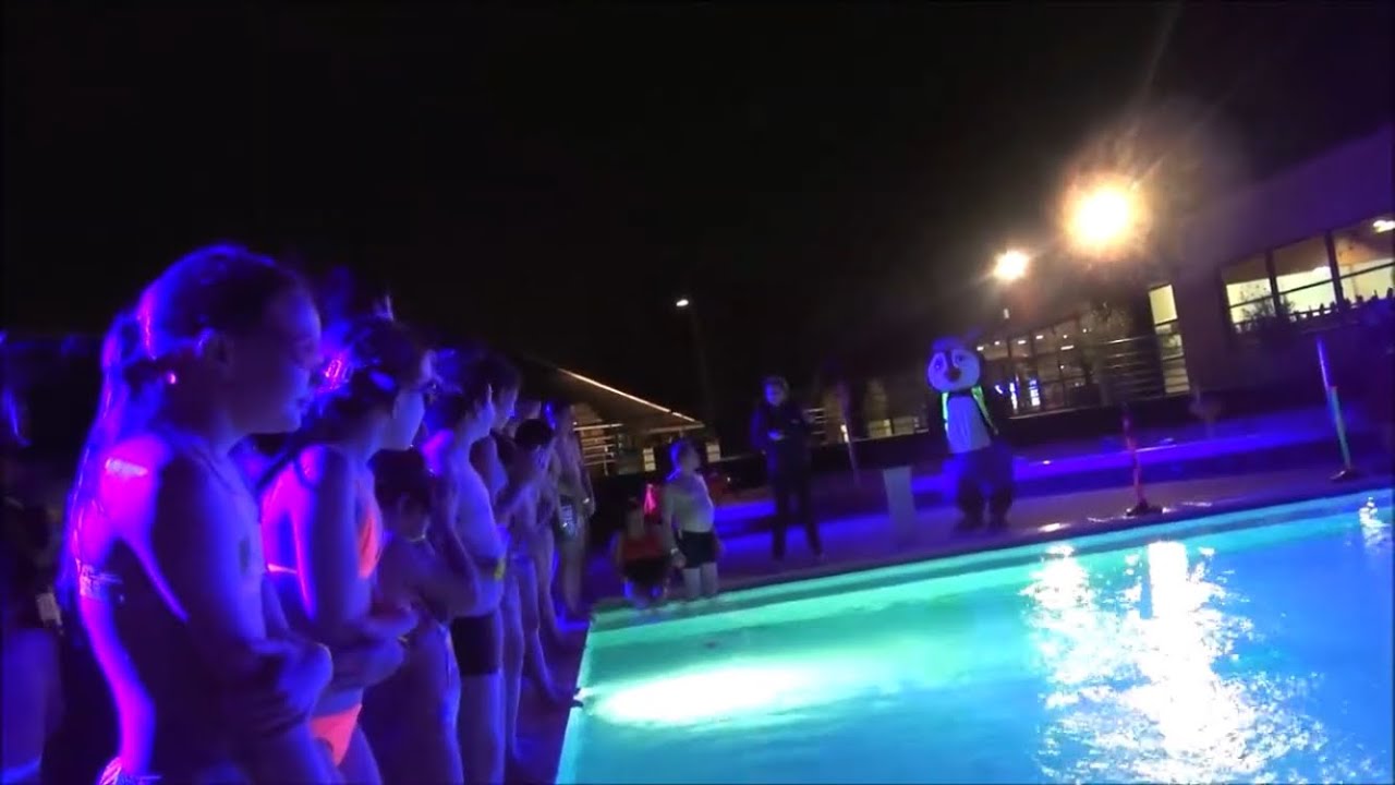 Traditionele nieuwjaarsduik in de Waterperels in Lier