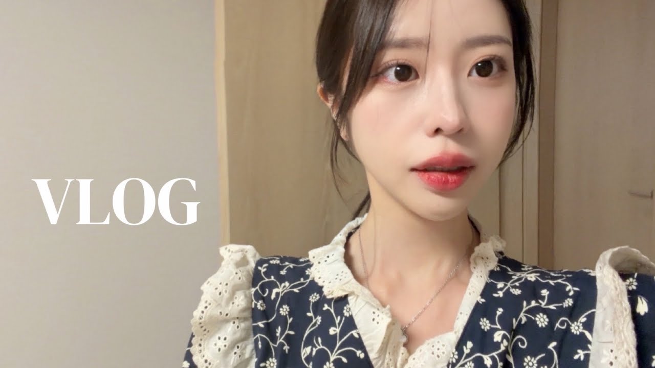 일상 브이로그ㅣ일주일 데일리룩• 겨울철 찐 스킨케어• 크리스마스 분위기 카페투어• 나우유씨미3• 크리스마스 마켓• 간택 당해야지만 약속이 생기는 내향인 일상