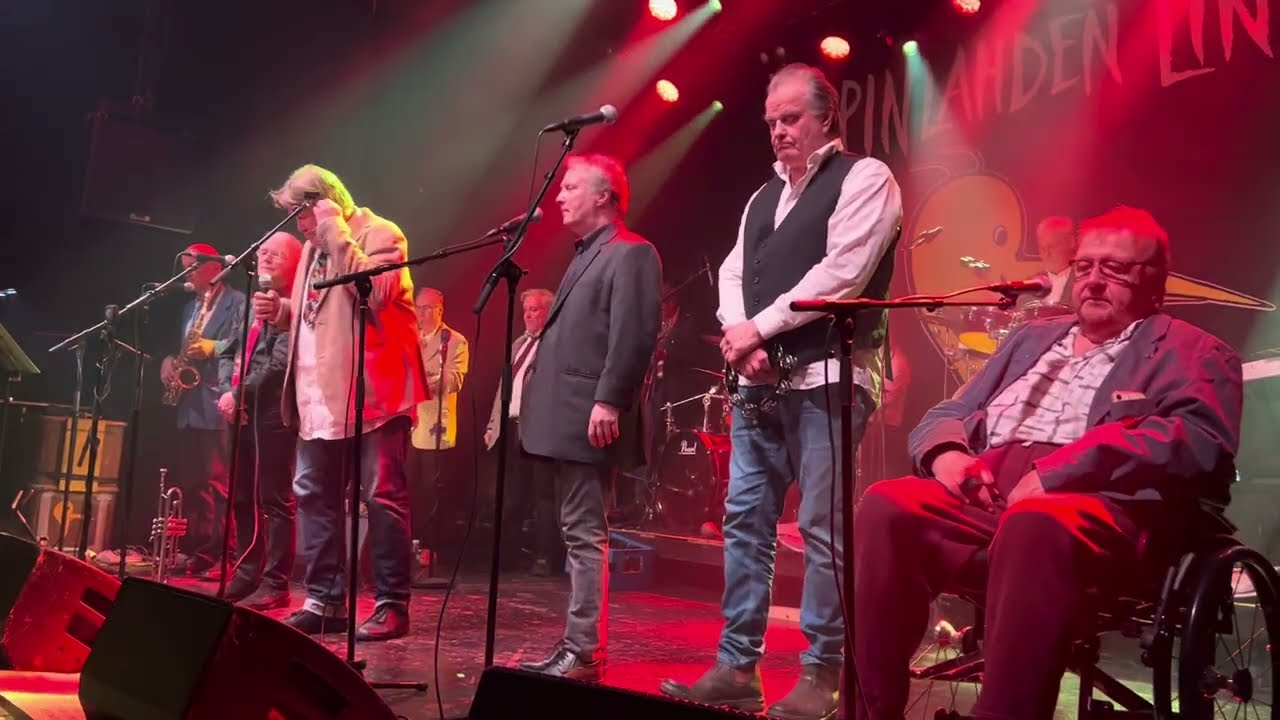 Lapinlahden Linnut 40v - Ihmistä Kiusataan - Tavastia 25.10.2023