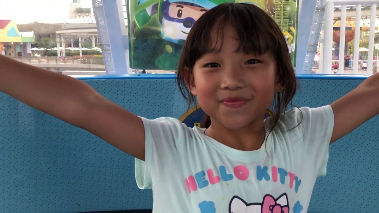 Connie7歲3個月去台北市兒童新樂園玩樂-2019年7月19日-波力摩天輪
