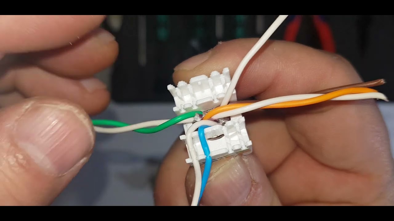 Montaj Modul RJ45  Cat. 6A Bucsa cu un Cablu Cat 7a plus