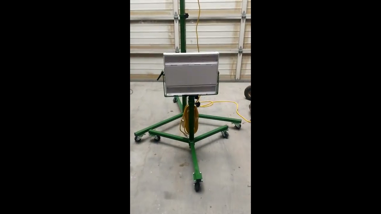 Portable extendable LED light