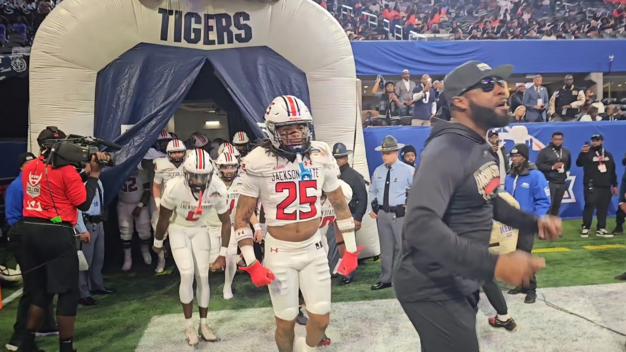 🚨 Jackson State Tigers take the field at 2024 Celebration Bowl | Tunnel Walk + Coin Toss