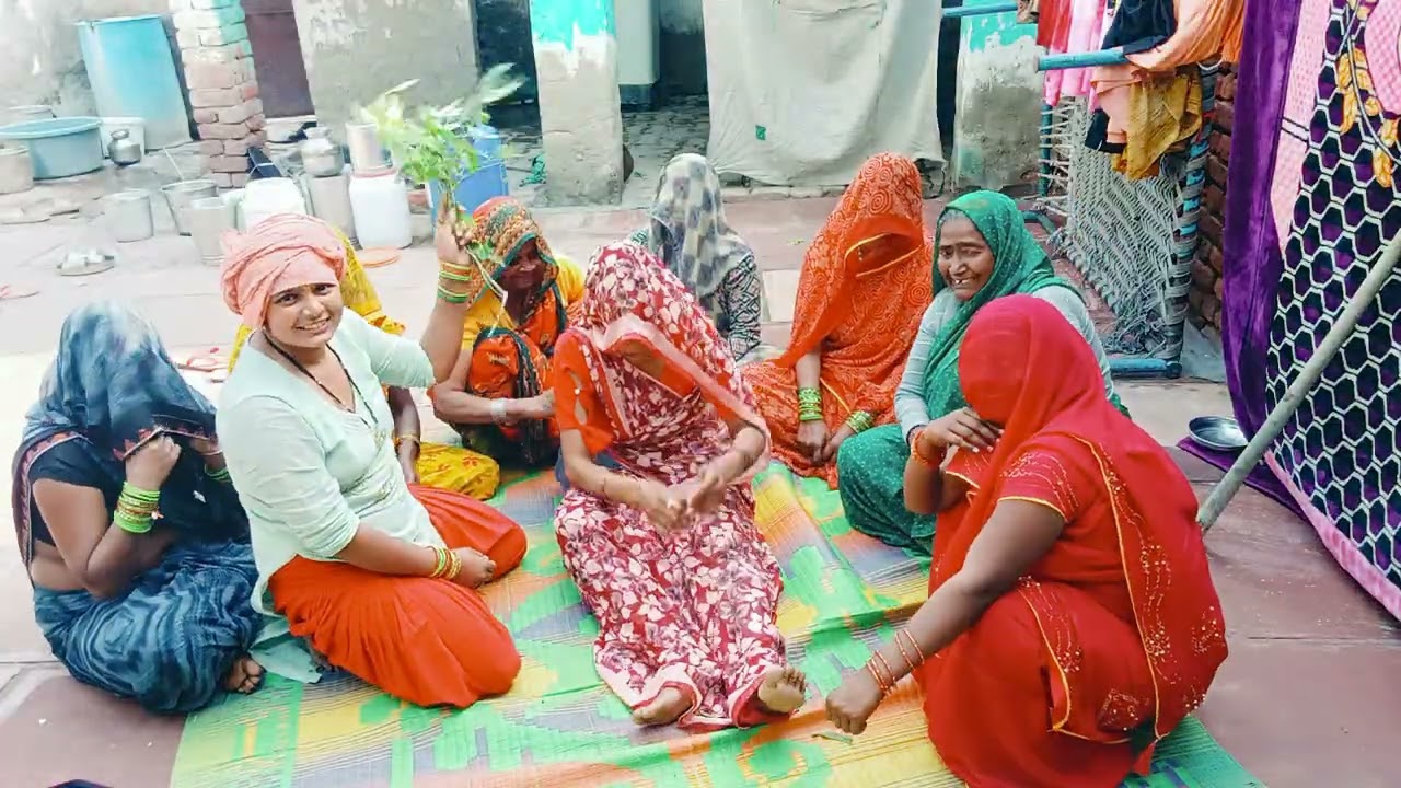 बिछुआ ने खा ले रे सास देखो अंगुली में।।😂😂#viral #funy #video #dance 
