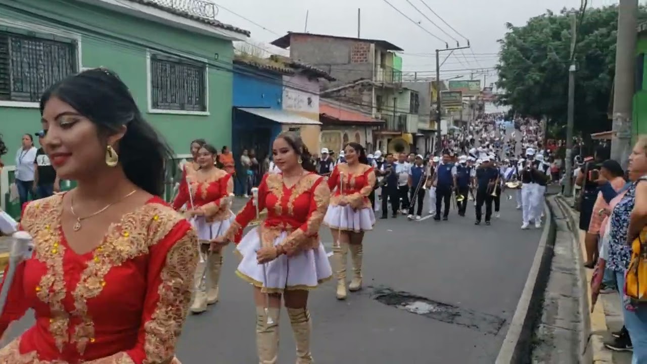 el mejor desfile nocturno de cojutepeque amigos