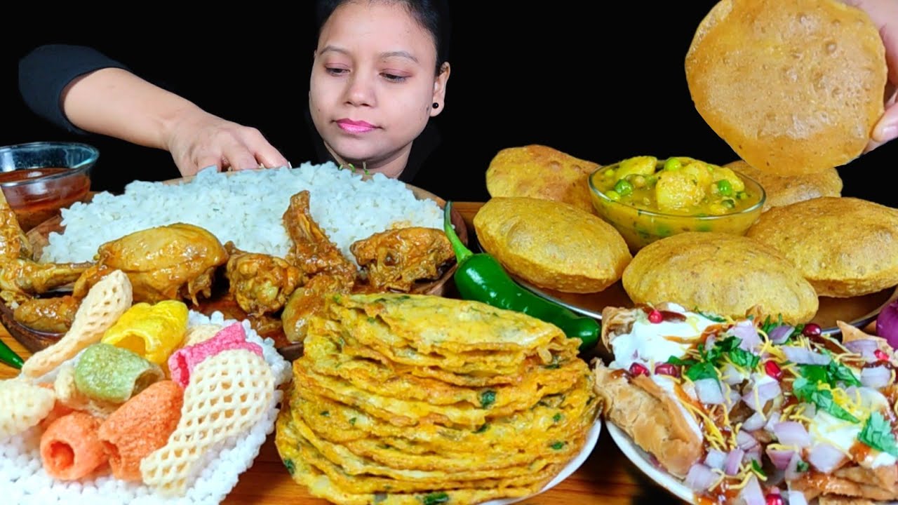 ASMR EATING OMELETTE, MASALA PURI, ALOO KI SABJI & SAMOSA CHAAT | CHICKEN CURRY WITH RICE | MUKBANG