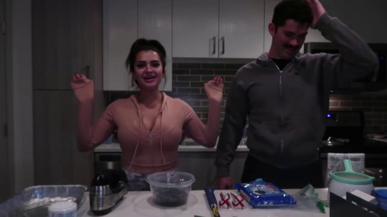 Making Cake Pops with MY BOYFRIEND