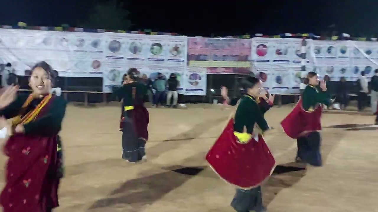  चर्चित गायक प्रकाश दुदराजको गितमा पैयु-२ चिन्देखर्क भलिबल प्रतियोगितामा क्लबका सदस्यहरुको नृत्य