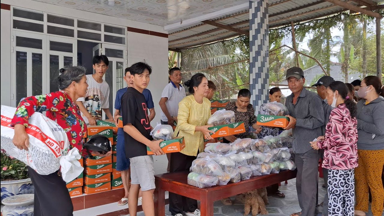 Bà Con Rất Vui Mừng Khi Nhận Được Món Quà Tết Rất Là Ý Nghĩa Của Anh Chị Mandy Gởi Tặng |BĐMV&Family