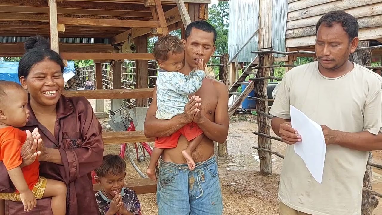 គ្រួសារបងរាមនិងបងស្រីសូរាបានទទួលផ្ទះថ្មី