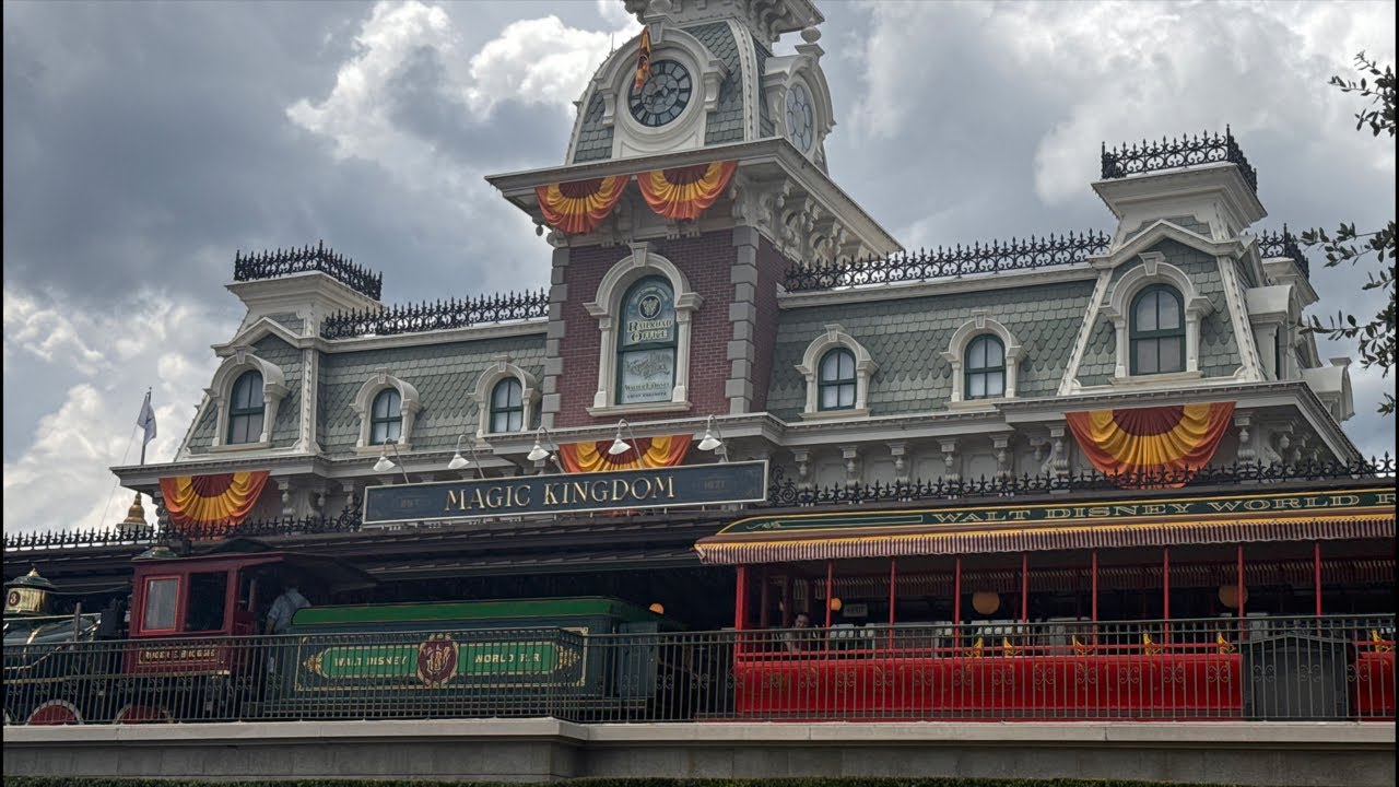 🎃 LIVE from Mickey’s Halloween Party! | Magic Kingdom SOLD OUT EVENT!