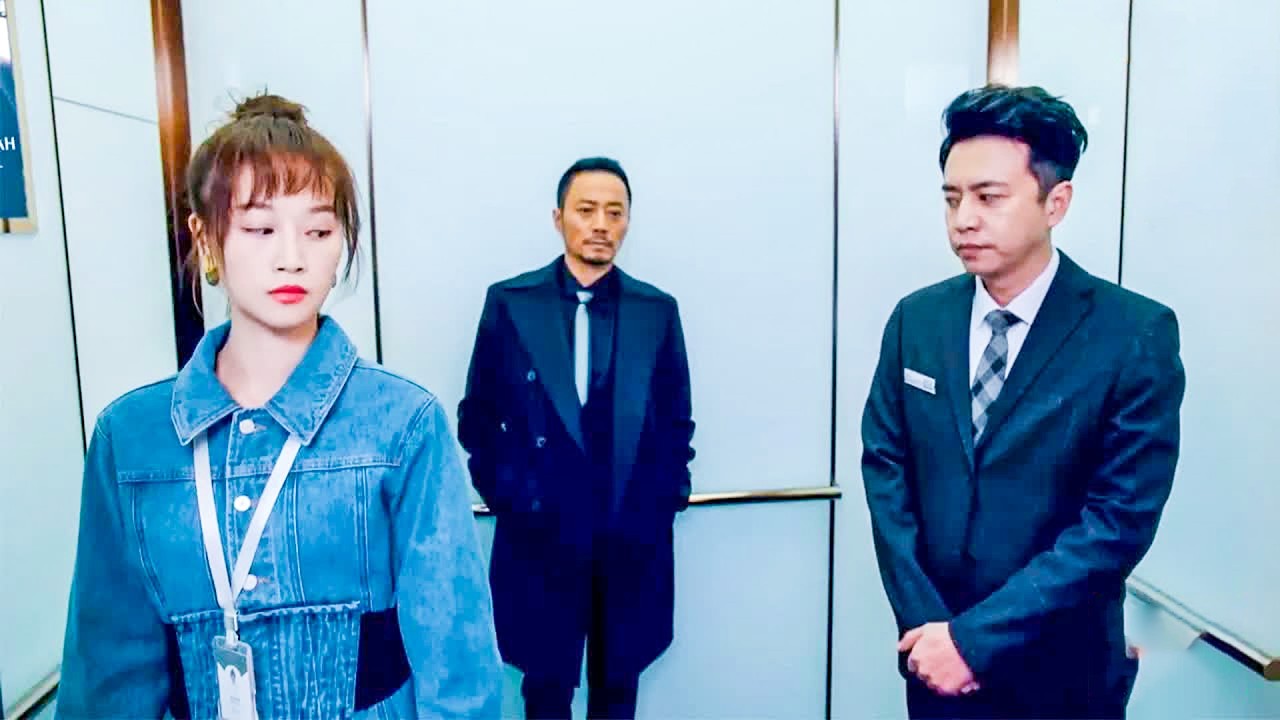 被低估的女實習生竟是隱藏的珠寶大師，精湛技藝瞬間贏得總裁青睞！