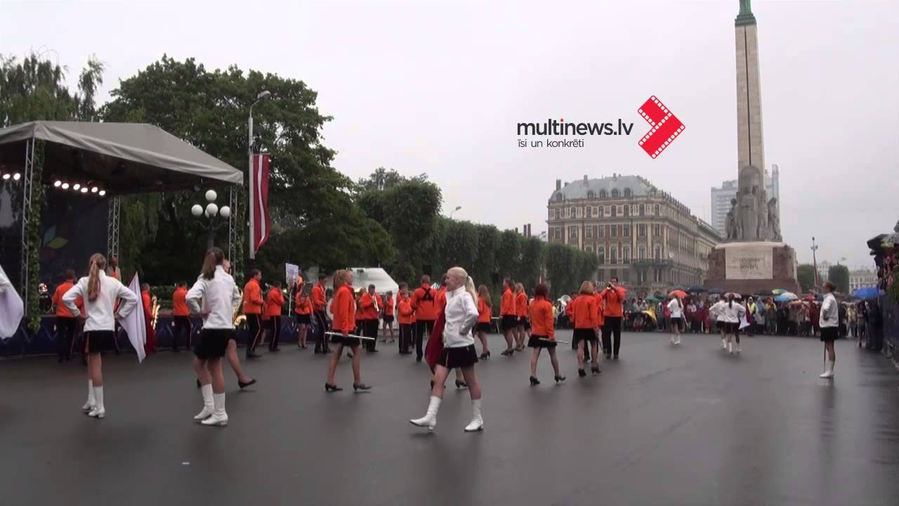 E. Glika Alūksnes Valsts ģimnāzijas pūtēju orķestris