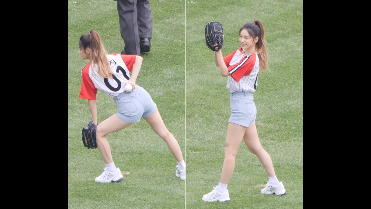 190908 있지 (ITZY) 시구 Pitch the First Ball [예지] YEJI 직캠 Fancam (잠실야구장) by Mera