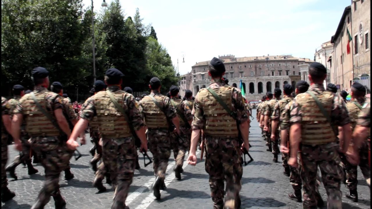 Festa della Repubblica-Parata militare 2 giugno 2011- San Marco.MOV