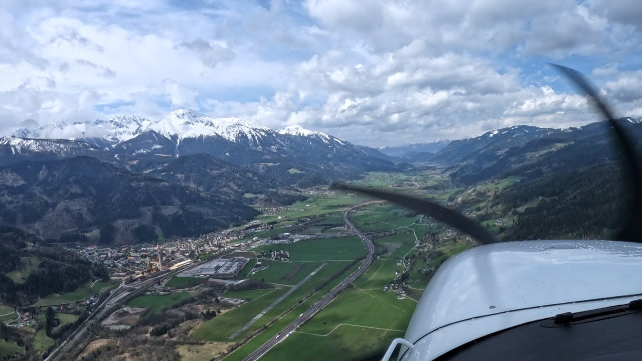 Challenging Valley Landing in Trieben, Austria! | Cessna 172