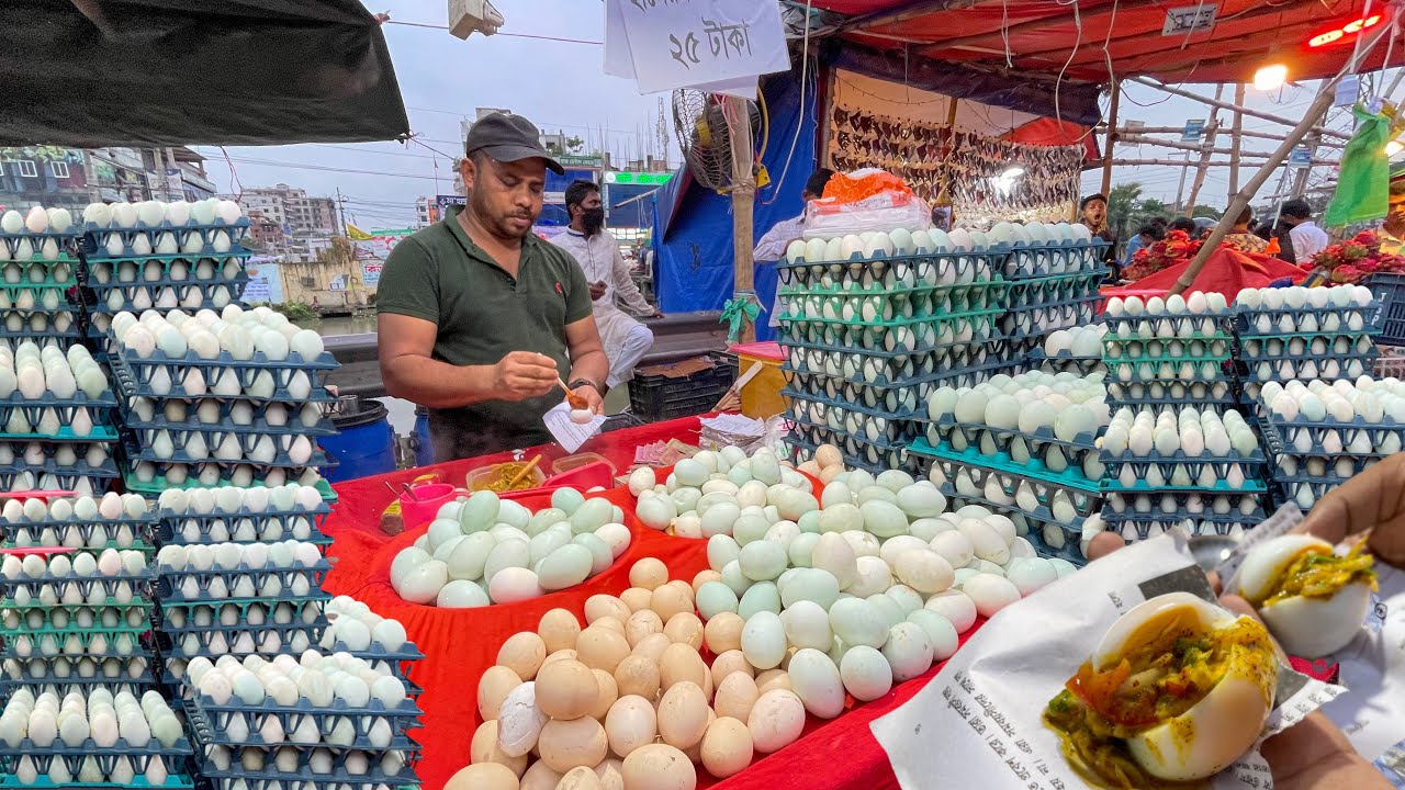 This Man Sells Extremely Healthy Street Boiled Egg | Masala Boiled Egg | Extreme Eggs Peel Skills