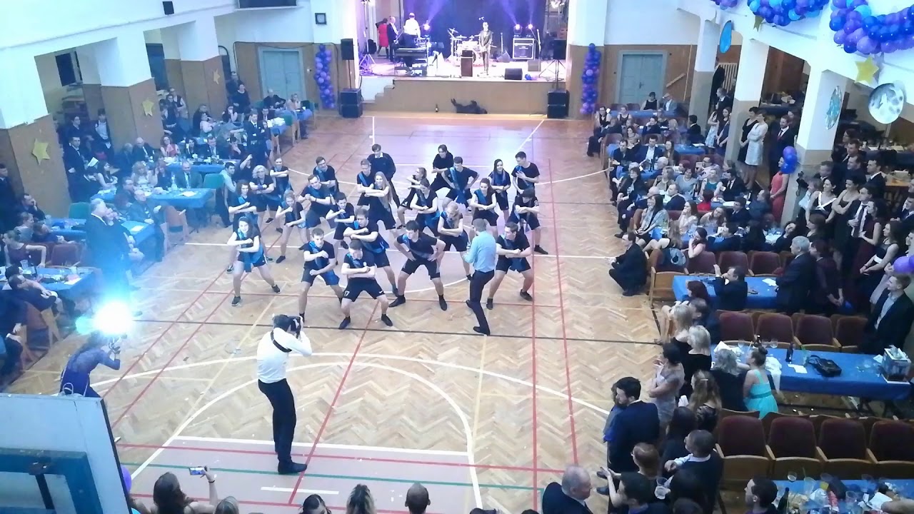 Maturitní ples Gymnázia Přelouč 2018 - PŮLNOČNÍ PŘEKVAPENÍ + ZAŠLAPÁVÁNÍ ŠERP