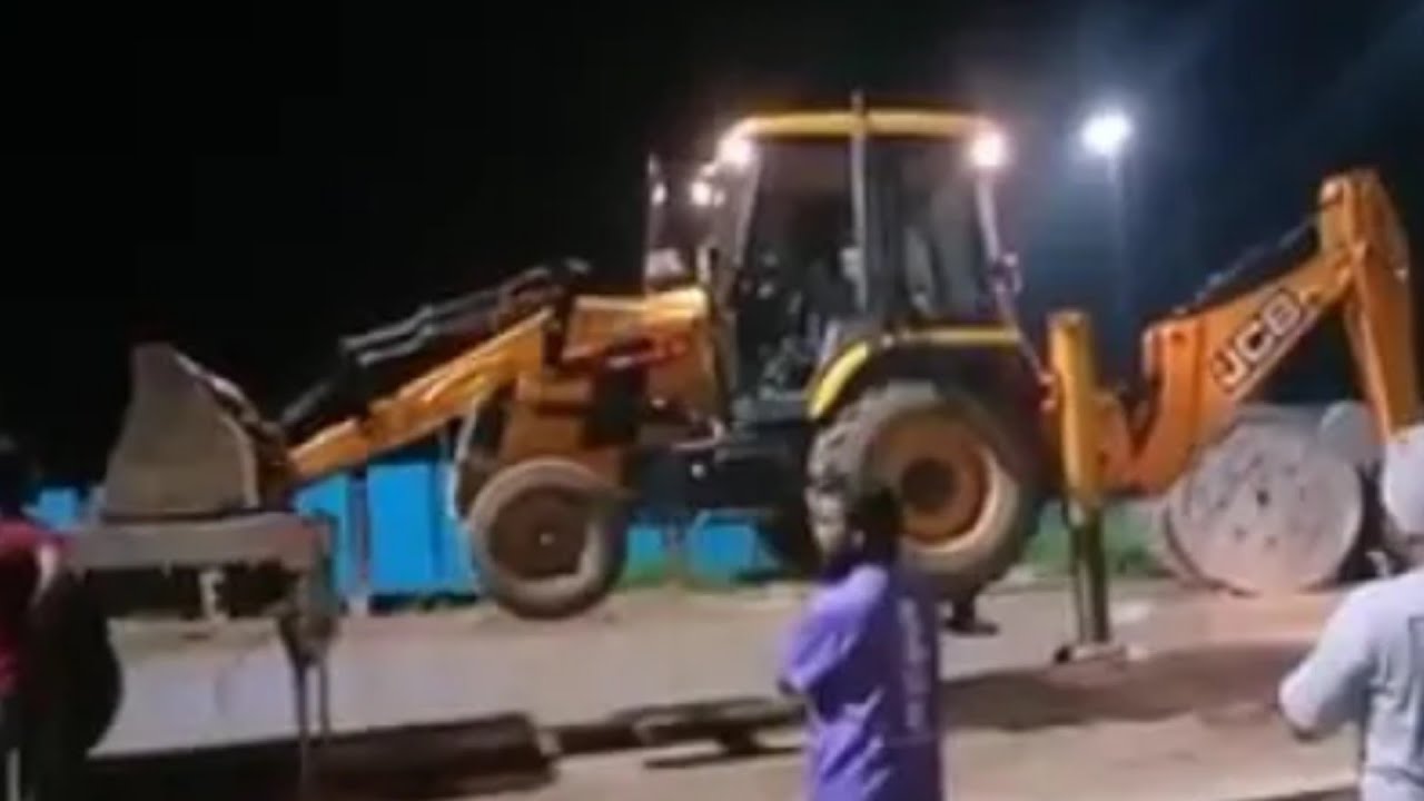 LATEST JCB 3DX BACKHEO LOADER LOADING ON TRAILER WITHOUT RAMP OPARATOR SKILL