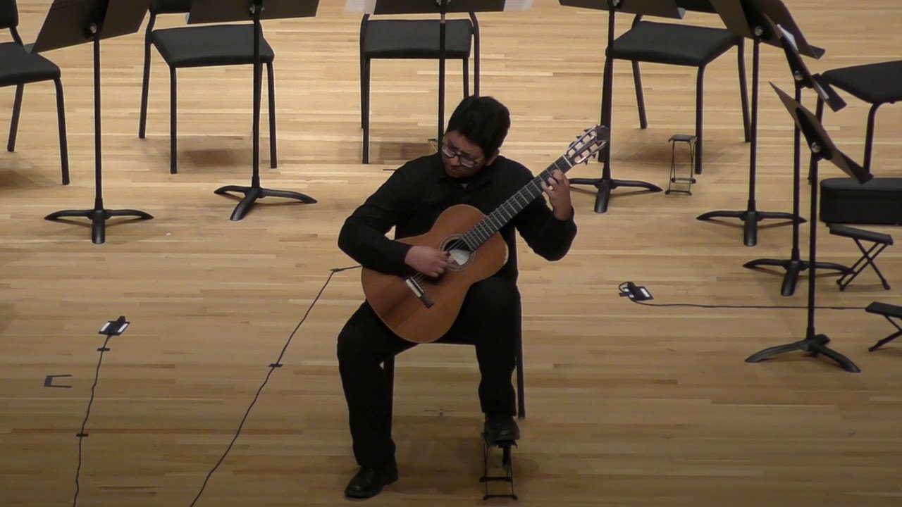 Ulysses De Leon Plays Caro Amigo Gudin (UTRGV Guitar)