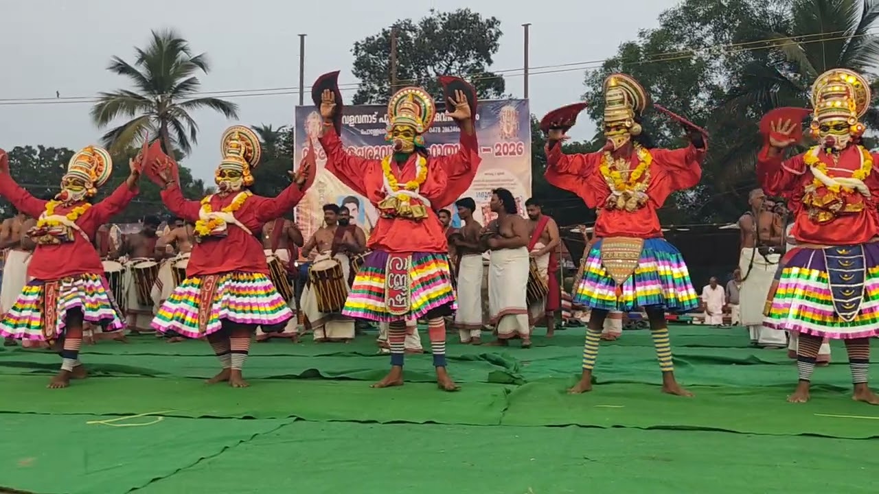 വളവനാട് പുത്തൻകാവ് ദേവി   ഷേത്രത്തിലെ ഉത്സവം ഗരുഡൻ സംഗമം ഒരു പുണ്യം തന്നെ 