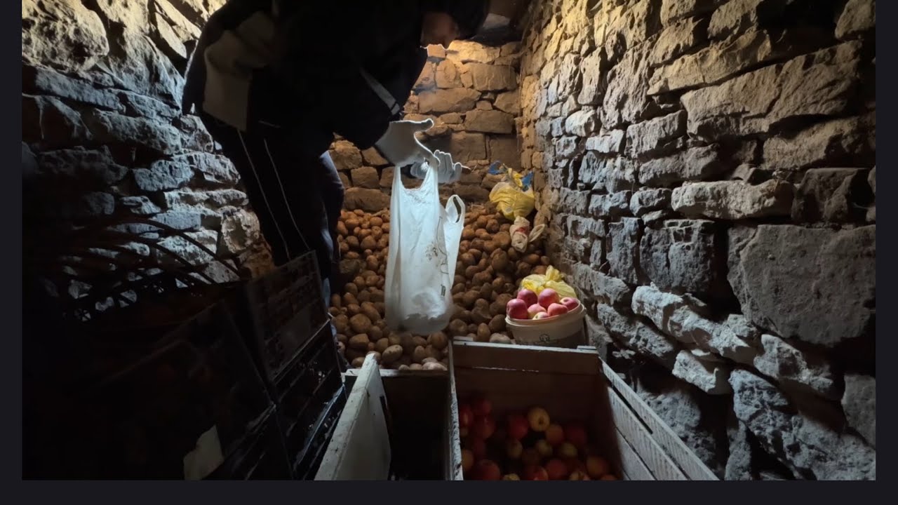 Village Life During Blackouts | Deep Well Water and Grinding Grain for Birds