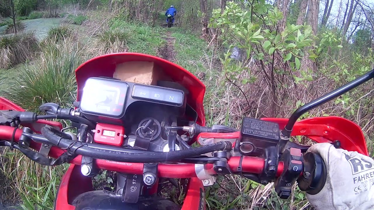 Honda XR 125 w terenie