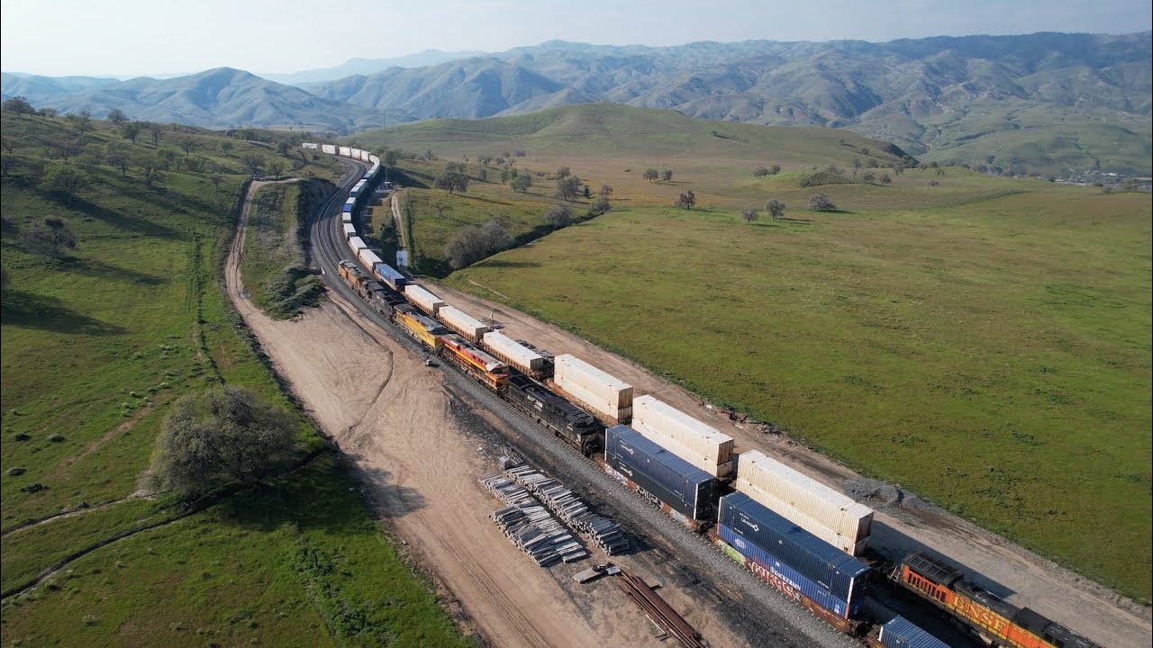 Drone at Tehachapi Day 3 in 4k on 4/1/23 - Meets, Manifests, Grain, Intermodals, Autoracks-Busy Day!
