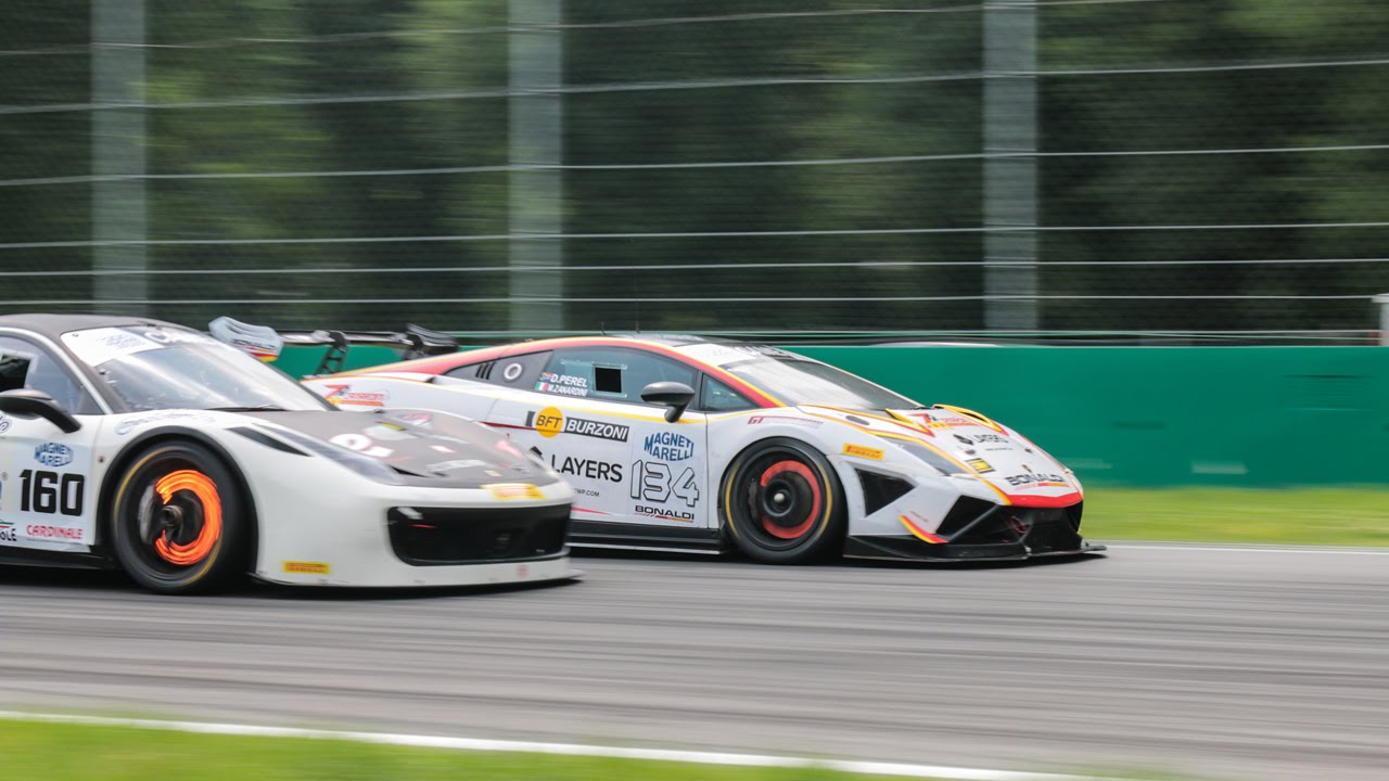 Onboard: Lamborghini Super Trofeo vs Ferrari 458 Challenge