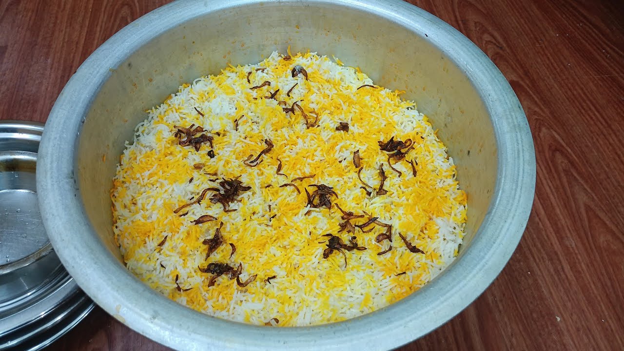 Aaj Finally Karkhana Me Pakaya Hyderabadi Biryani 😋