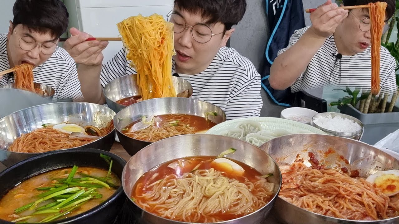 4천원짜리 밀면이랑 돼지국밥을 동시에 묵고 밀면 곱배기 만두 또묵자!!