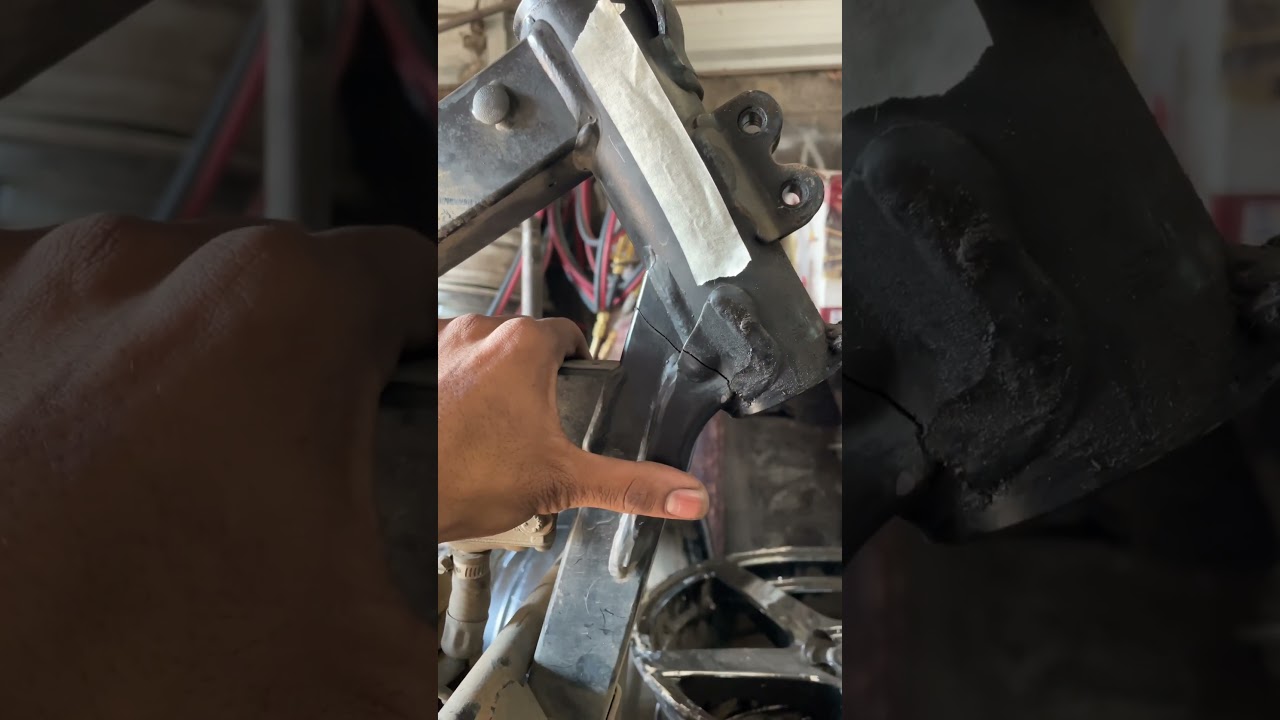 BS4 RE Himalayan Chassis Crack
