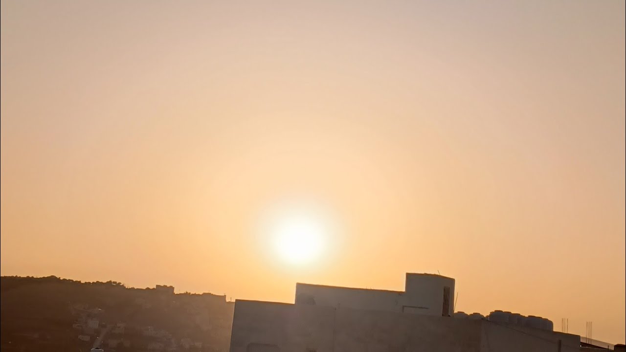ليلة القدر شمس صبيحة اليوم 29 رمضان تخرج بلا شعاع كأنها طست