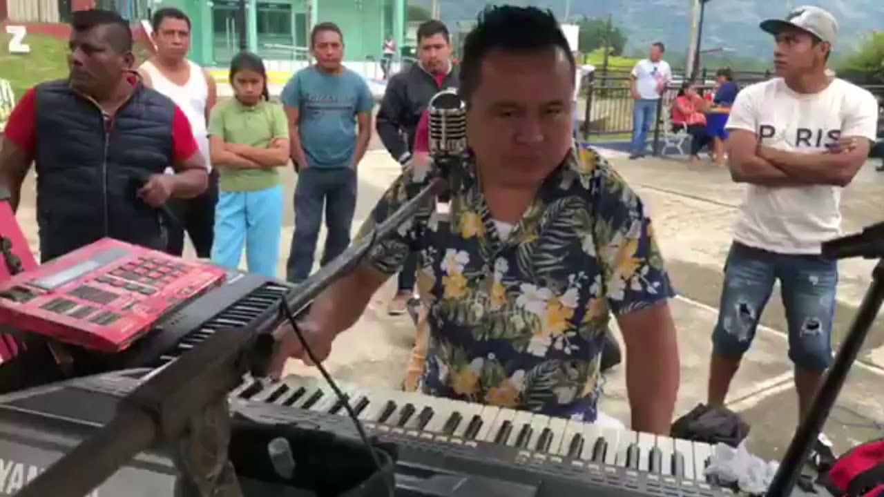 El apagón -  Capi el Rey De Los Teclados (En vivo)