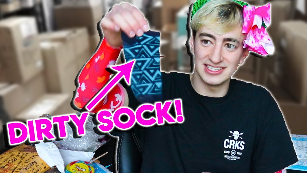 Unboxing More WEIRD Fan Mail (PO BOX)