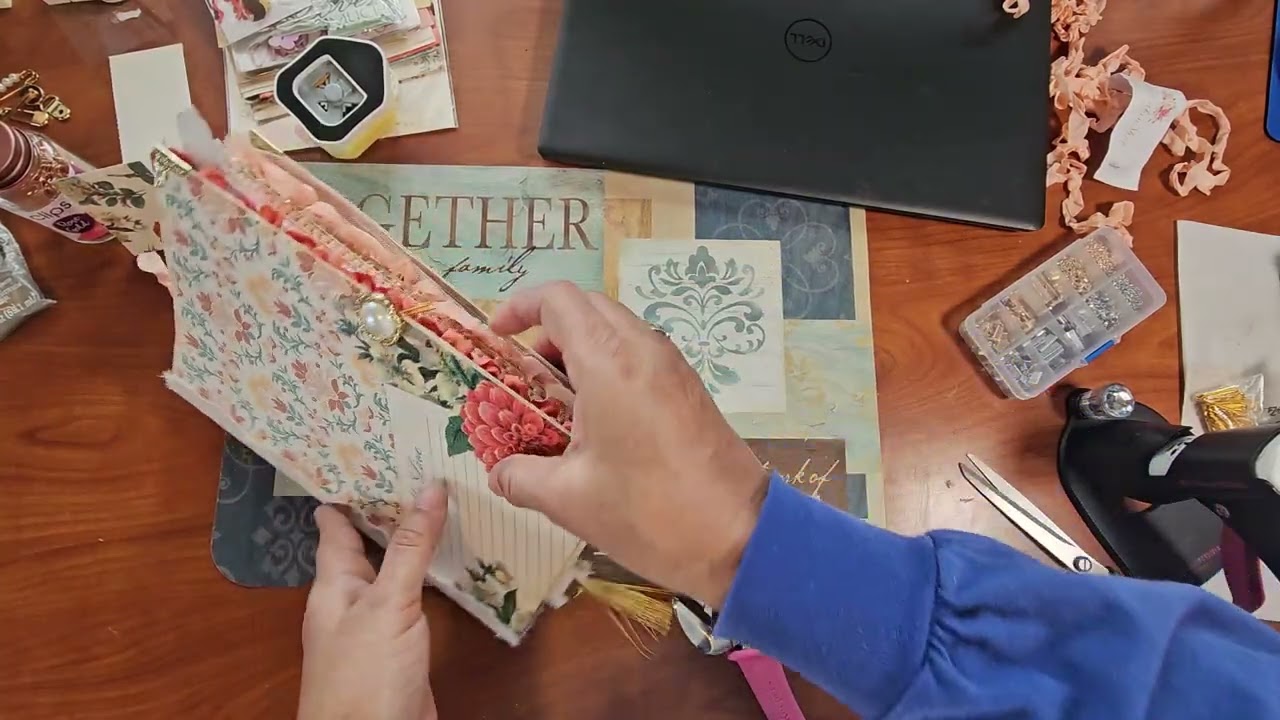 Show and tell how i made the  bookmark and closure for my peachy junk journal 